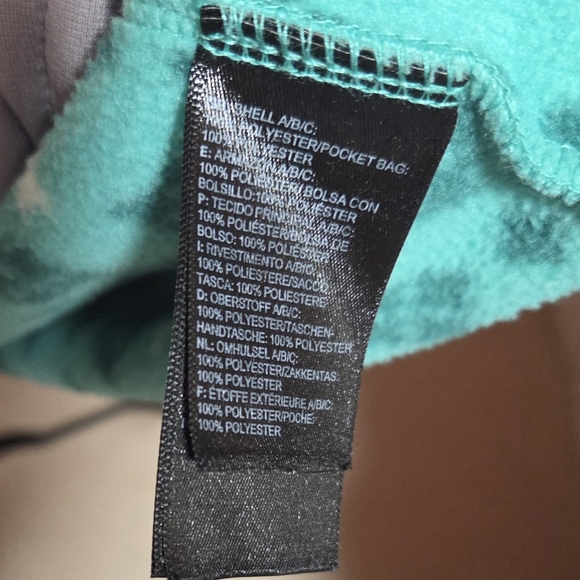 The North Face Kids Teal and Navy Puffer Jacket - Picture 6 of 6